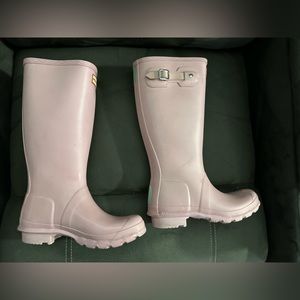 Big Kids Hunter boots size 5 US in color blossom - gently used